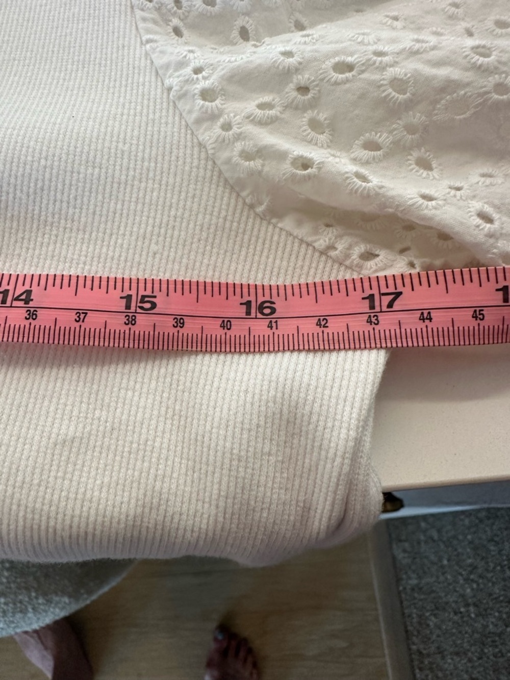 DKNY Jeans Henley with eyelet sleeves - Picture 3 of 3